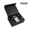 Pack de Gift Box Personalizada - 1 Adamus Organic Dry Gin personalizado 70cl, 2 copos Adamus e 2 bases para copos de cortiça
